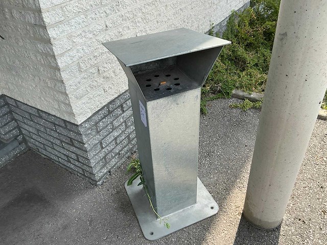 Gegalvaniseerde outdoor asbak - afbeelding 1 van  2