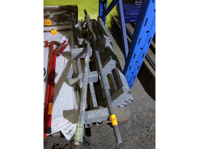 Gegalvaniseerde palen voor stellingen - afbeelding 1 van  1