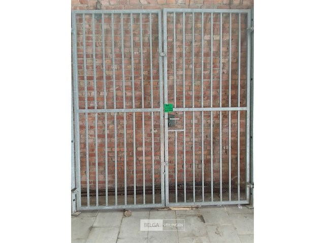 Gegalvaniseerde poort - afbeelding 1 van  3