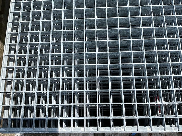 Gegalvaniseerde roostervloer (10x) - afbeelding 2 van  2