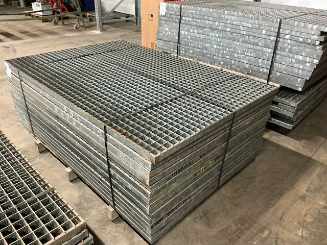 Gegalvaniseerde roostervloer (15x) - afbeelding 2 van  3