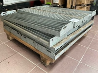 Gegalvaniseerde traptrede (16x) - afbeelding 2 van  2