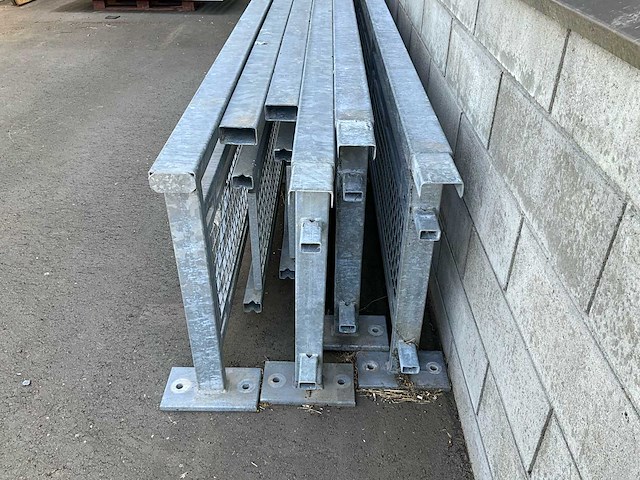 Gegalvaniseerde vangrail j12 type ravel 30 meter - afbeelding 4 van  8
