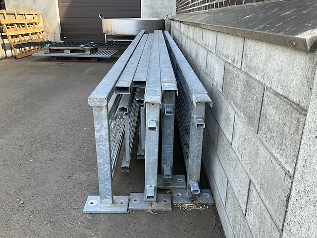 Gegalvaniseerde vangrail j12 type ravel 30 meter - afbeelding 7 van  8