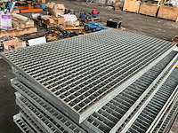 Gegalvaniseerde vloerrooster (26x) - afbeelding 1 van  2