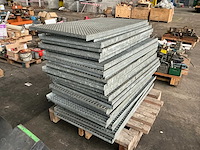 Gegalvaniseerde vloerrooster (26x) - afbeelding 2 van  2