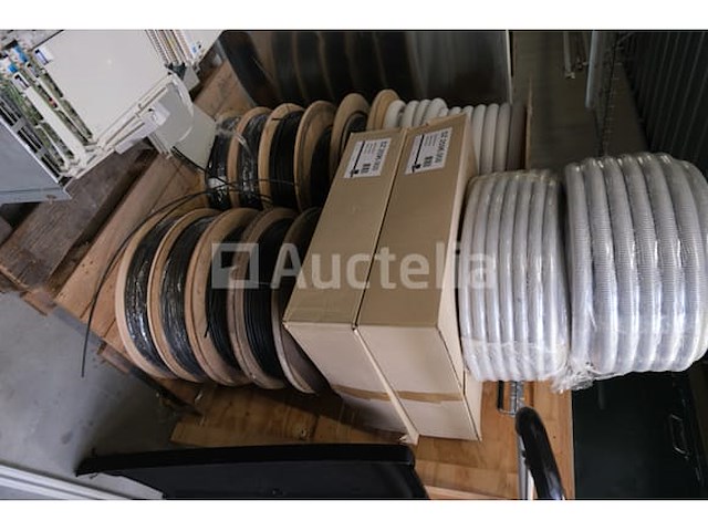 Gegolfde kabelduct en buisconstructie - afbeelding 2 van  8