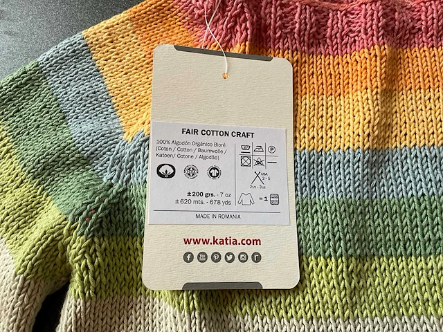 Gehaakte en gebreide kleding (27x) - afbeelding 2 van  34