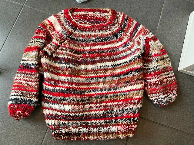 Gehaakte en gebreide kleding (27x) - afbeelding 18 van  34
