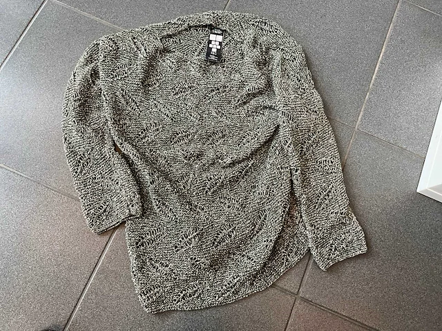 Gehaakte en gebreide kleding (27x) - afbeelding 22 van  34