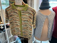Gehaakte en gebreide kleding (27x) - afbeelding 23 van  34