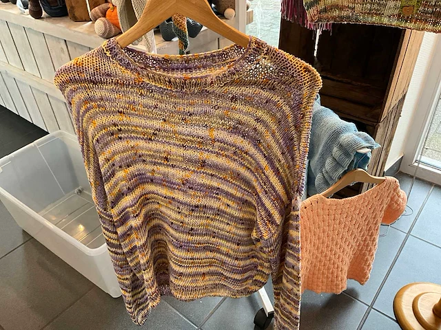 Gehaakte en gebreide kleding (27x) - afbeelding 29 van  34