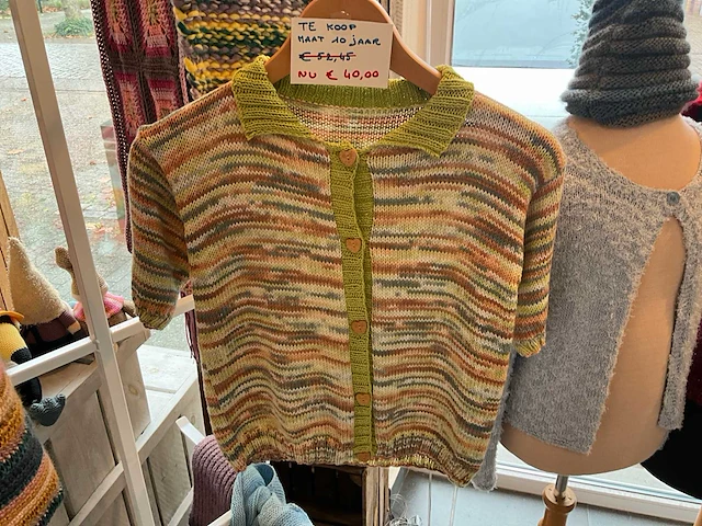 Gehaakte en gebreide kleding (27x) - afbeelding 31 van  34