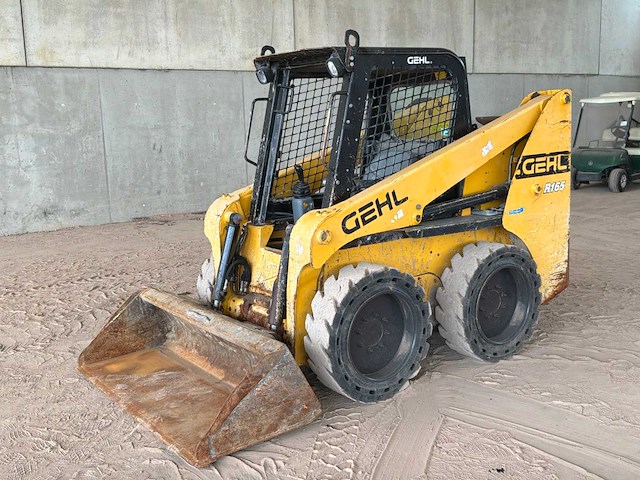 Gehl - r165 - compact loader - 2021 - afbeelding 1 van  18