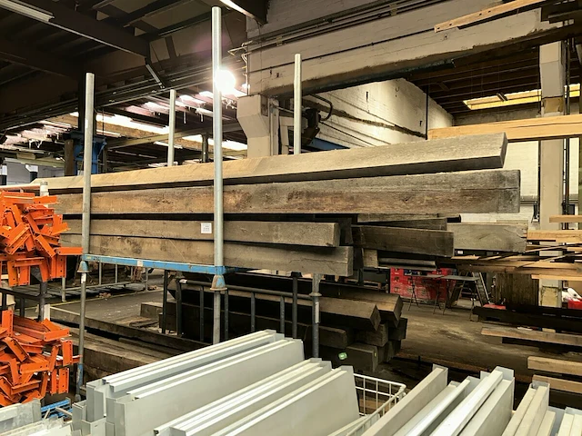 Geïmpregneerde eiken balken ong 50 stuks - afbeelding 1 van  6