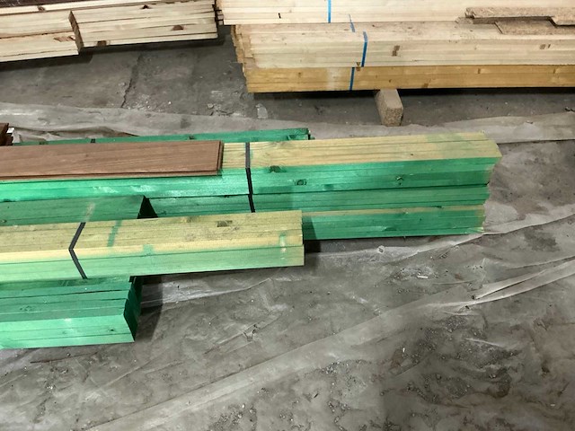 Geïmpregneerde vurenhouten balken (132x) - afbeelding 3 van  5