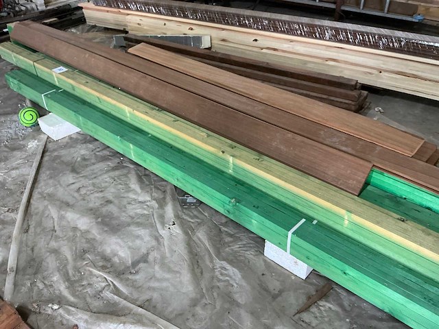 Geïmpregneerde vurenhouten balken (132x) - afbeelding 4 van  5