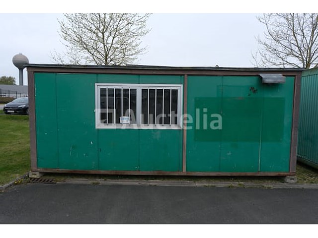 Geïsoleerde container op de bouwplaats - afbeelding 11 van  17