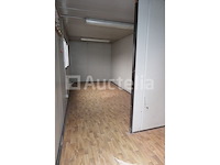 Geïsoleerde container op de bouwplaats - afbeelding 16 van  17