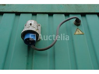 Geïsoleerde container op de bouwplaats - afbeelding 7 van  18