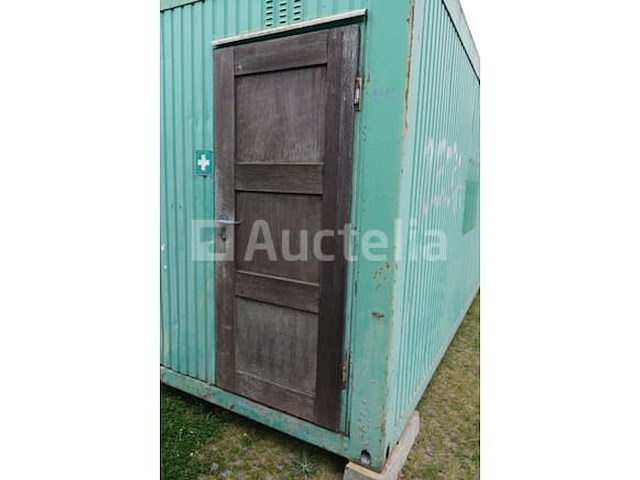 Geïsoleerde container op de bouwplaats - afbeelding 10 van  18