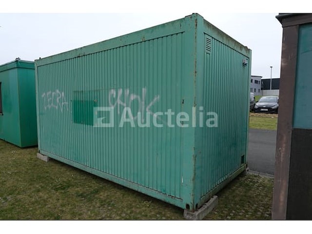 Geïsoleerde container op de bouwplaats - afbeelding 14 van  18