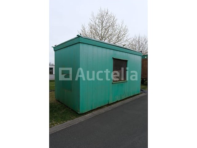 Geïsoleerde container op de bouwplaats - afbeelding 3 van  15