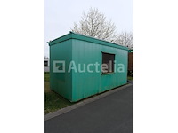 Geïsoleerde container op de bouwplaats - afbeelding 3 van  15