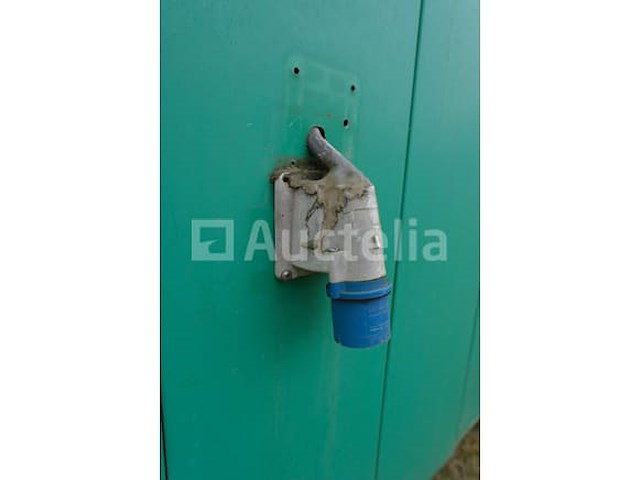 Geïsoleerde container op de bouwplaats - afbeelding 5 van  15