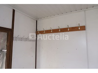 Geïsoleerde container op de bouwplaats - afbeelding 10 van  15