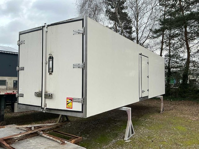 Geïsoleerde opbouwbox voor vrachtwagen - afbeelding 1 van  14