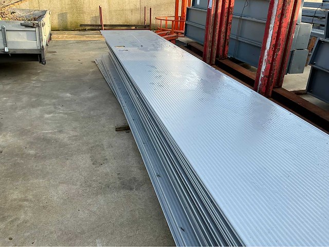 Geïsoleerde sandwichpanelen (12x) - afbeelding 2 van  4