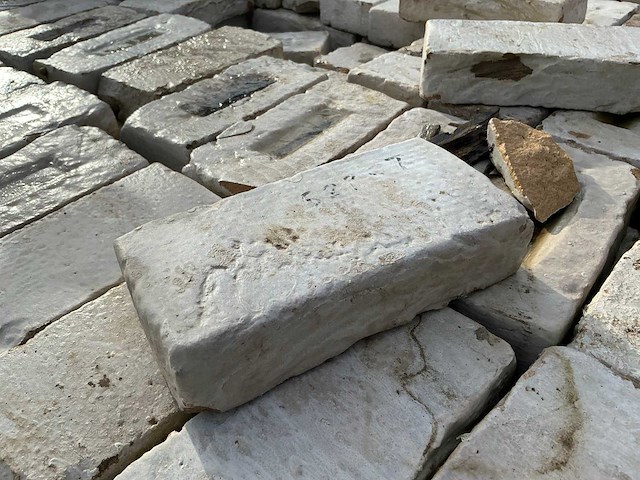 Gekaleide gevelsteen (1000x) - afbeelding 1 van  3