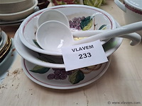 Gekleurd vaatwerk - afbeelding 1 van  2