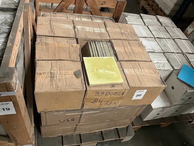 Gekleurde cement vloertegel - afbeelding 1 van  3