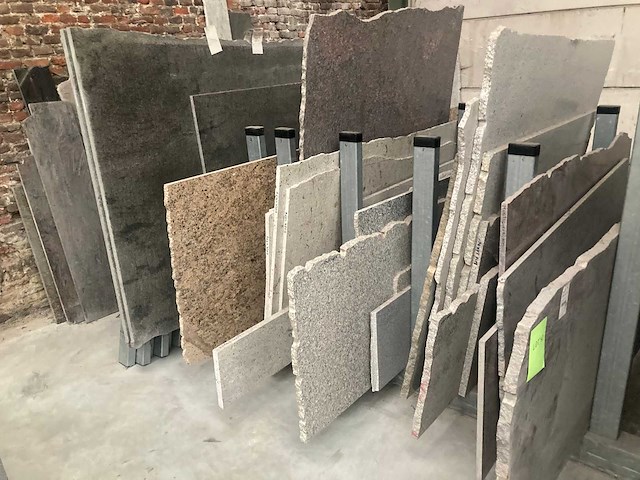 Gekleurde granieten - afbeelding 1 van  8