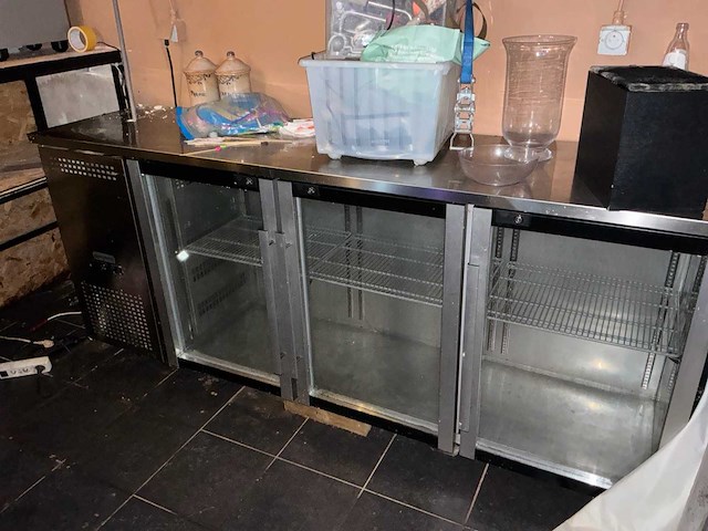 Gekoeld - koelkast op het aanrecht + coca cola koelkast - afbeelding 1 van  8