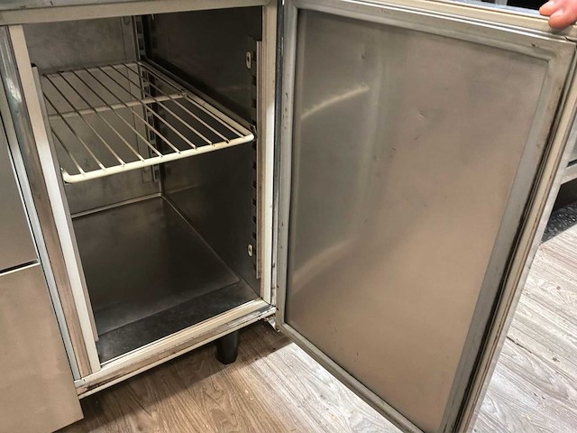 Gekoeld / set van 2 roestvrijstalen tafels / barkoelkast / 2 planken - afbeelding 14 van  15