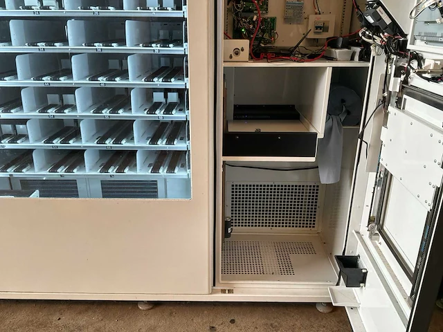 Gekoelde automaat - afbeelding 11 van  12