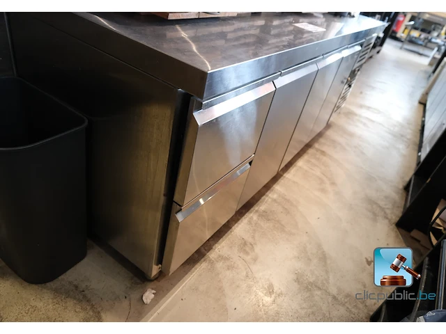 Gekoelde tafel - afbeelding 2 van  8