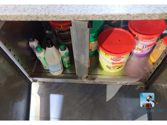 Gekoelde werktafel met inhoud - afbeelding 5 van  11