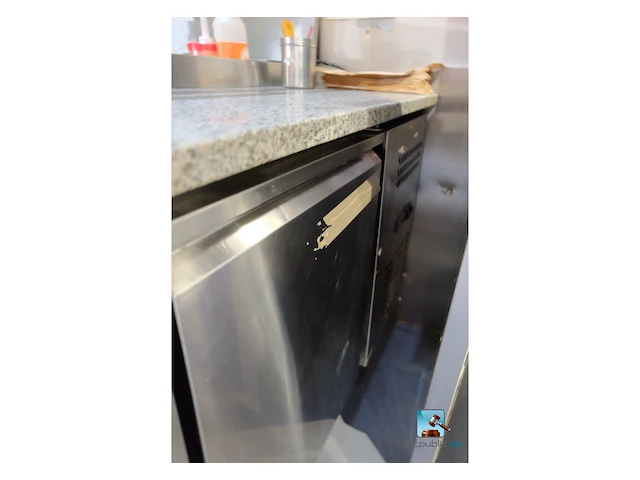 Gekoelde werktafel met inhoud - afbeelding 6 van  11