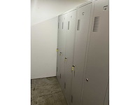 Gekoppelde 3-deurs metalen lockerkast (3x) - afbeelding 1 van  1
