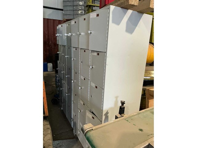 Gekoppelde 3x5 lockerkast (2x) - afbeelding 2 van  4