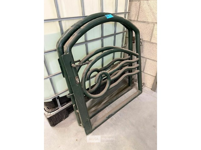 Gelakt hekje in metaal - afbeelding 1 van  3