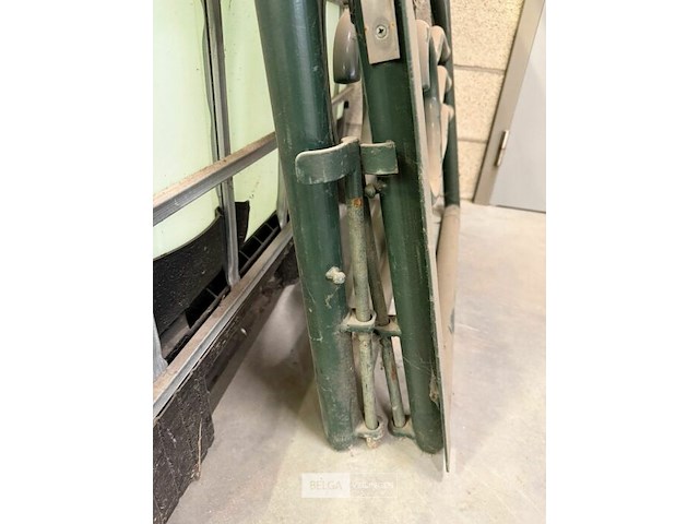 Gelakt hekje in metaal - afbeelding 3 van  3