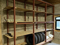 Gelaste ijzeren rek op wielen met inhoud - zelf demonteren - afbeelding 1 van  3