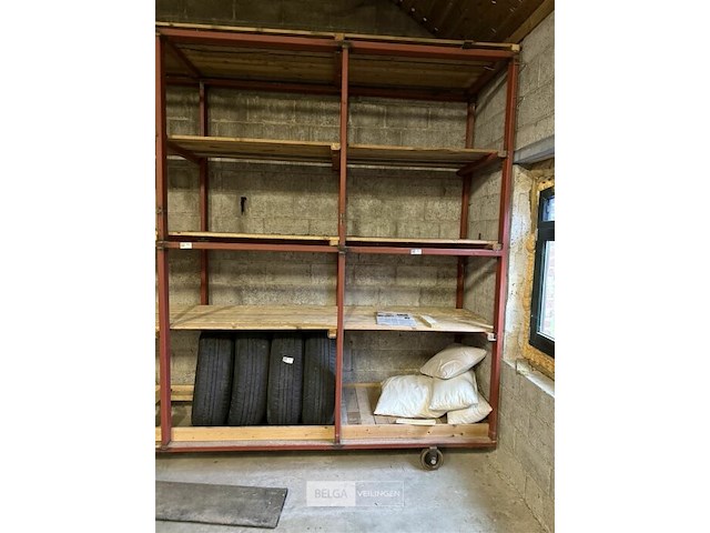 Gelaste ijzeren rek op wielen met inhoud - zelf demonteren - afbeelding 2 van  3