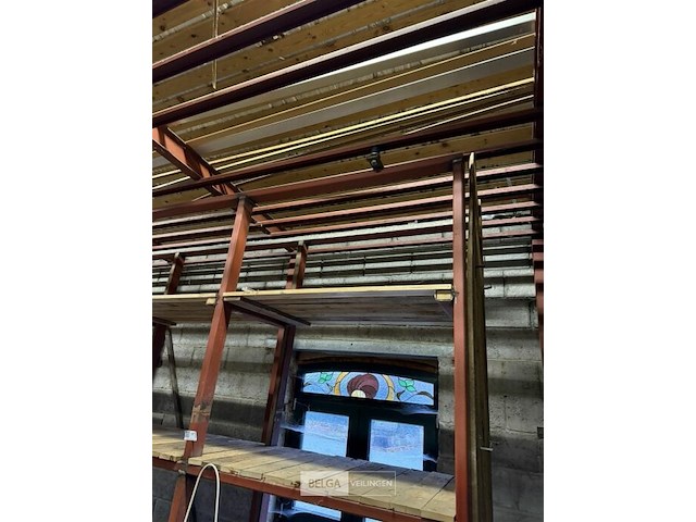 Gelaste ijzeren rek op wielen met inhoud - zelf demonteren - afbeelding 3 van  4