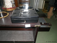 Geldkoffer met sleutel - afbeelding 1 van  1